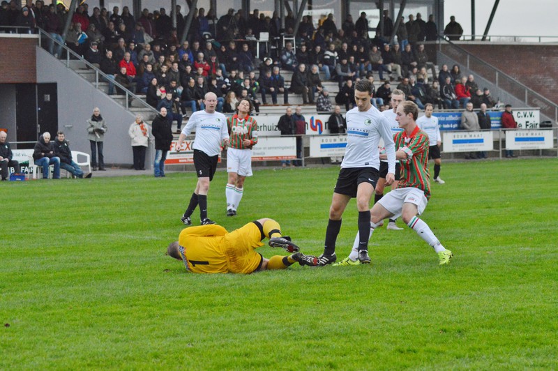 Gezellige drukte op de tribune bin de wedstrijd Be Fair DSO