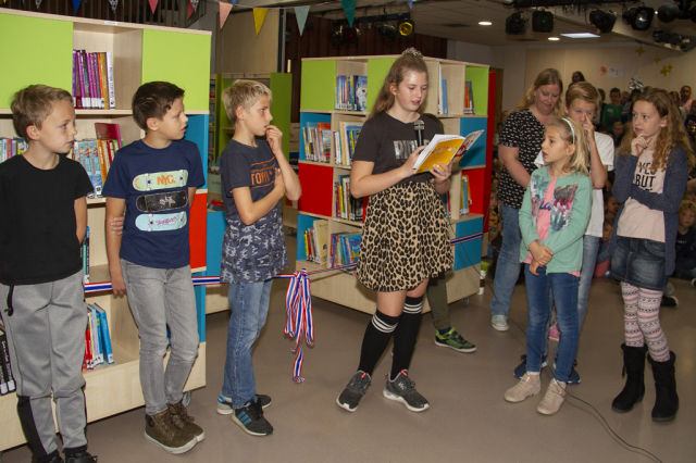opening bibliotheek op school tjalk 013 voorlezen gedicht
