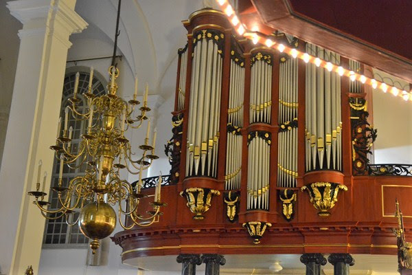 dp orgel oude kerk versierd