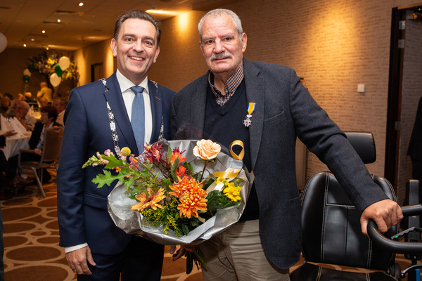 Koninklijke Onderscheiding uit aan de Ruijg en de heer Harteveld 10