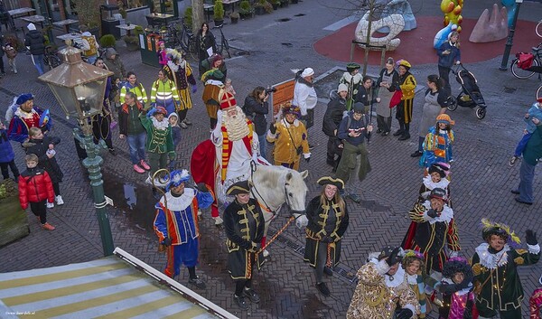 uitzwaaien sint2