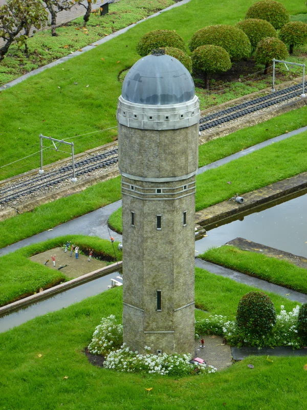 okt24 Cok_van_Aalst_watertoren_in_Madurodam