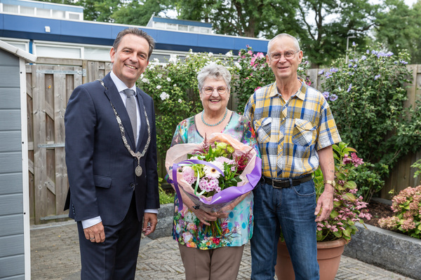 60 jarig bruidspaar Van Vliet 004