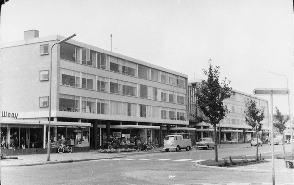 Winkel aan de Oranjelaan, in de jaren 60.Stadsarchief Zoetermeer, Geheugen van Zoetermeer, HGOS