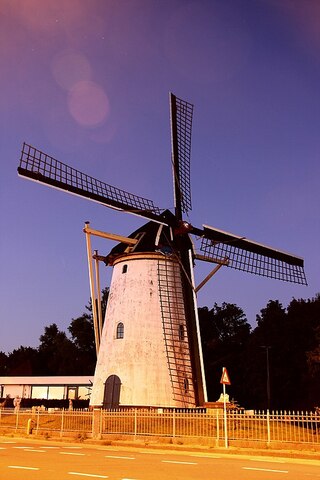 Hellevoetsluis molen Zeezicht bij nacht