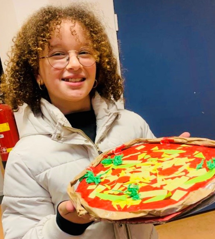 Sinterklaassurprises maken bij de Piëzo Ambachtenwerkplaats foto Stichting Piëzo